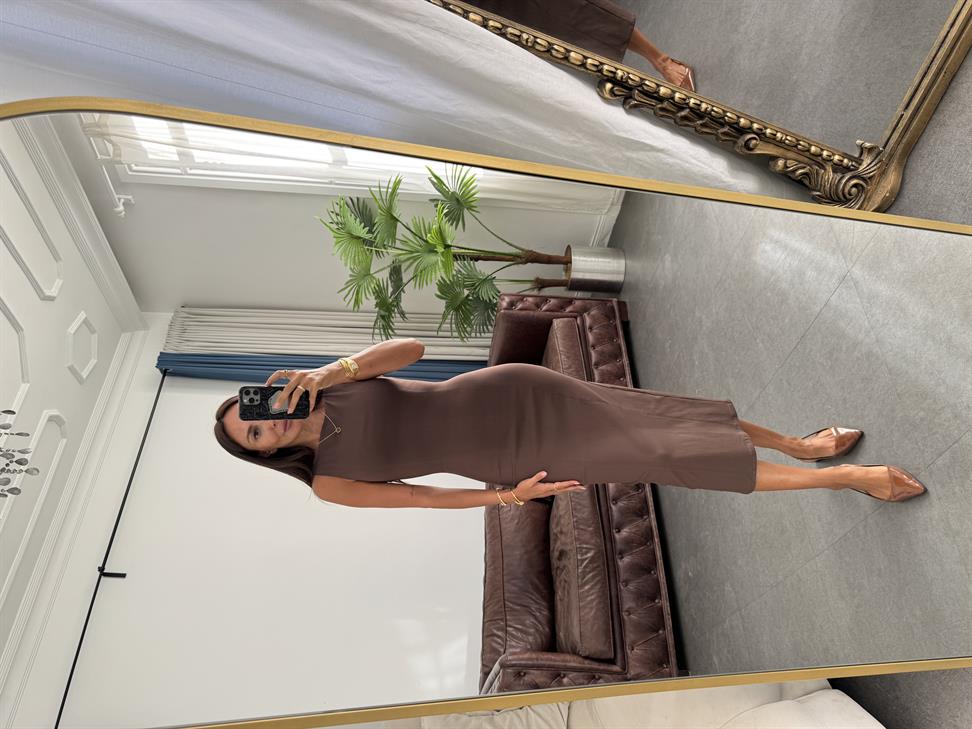 Kahve Vücuda Oturan Midi Elbise