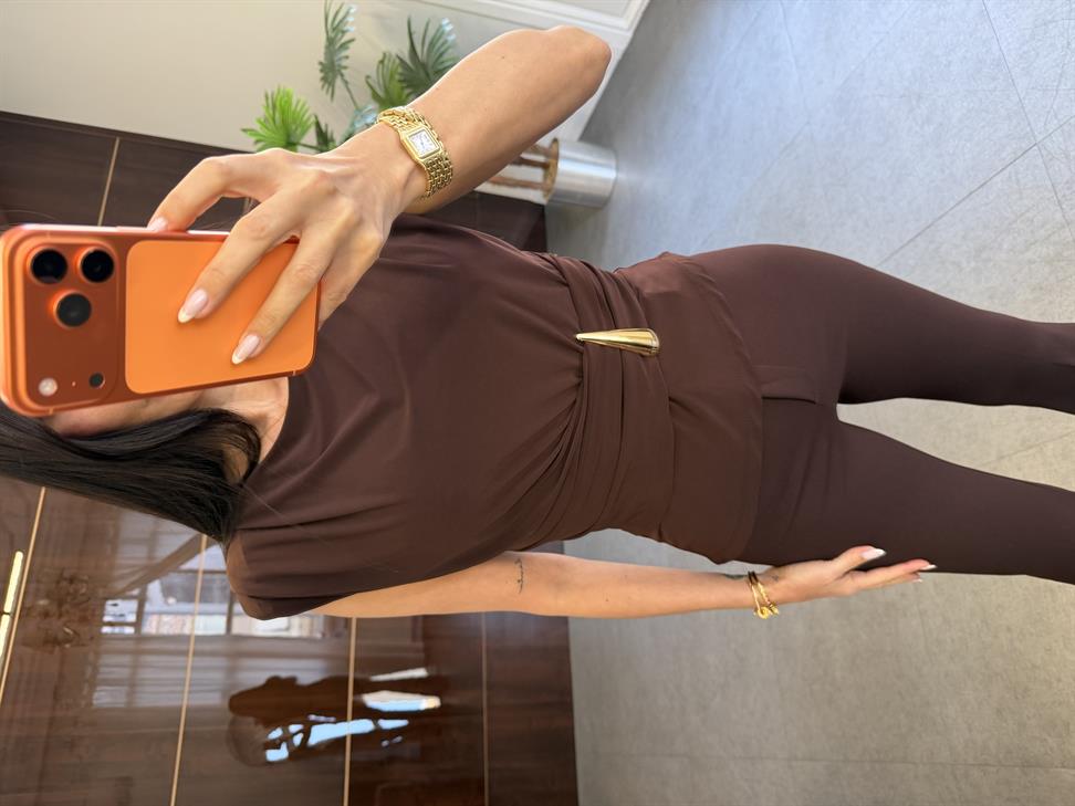 Kahve Yandan Tokalı Bluz