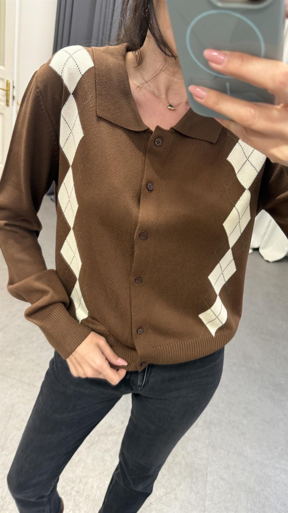 Kahverengi Baklava Desen Hırka