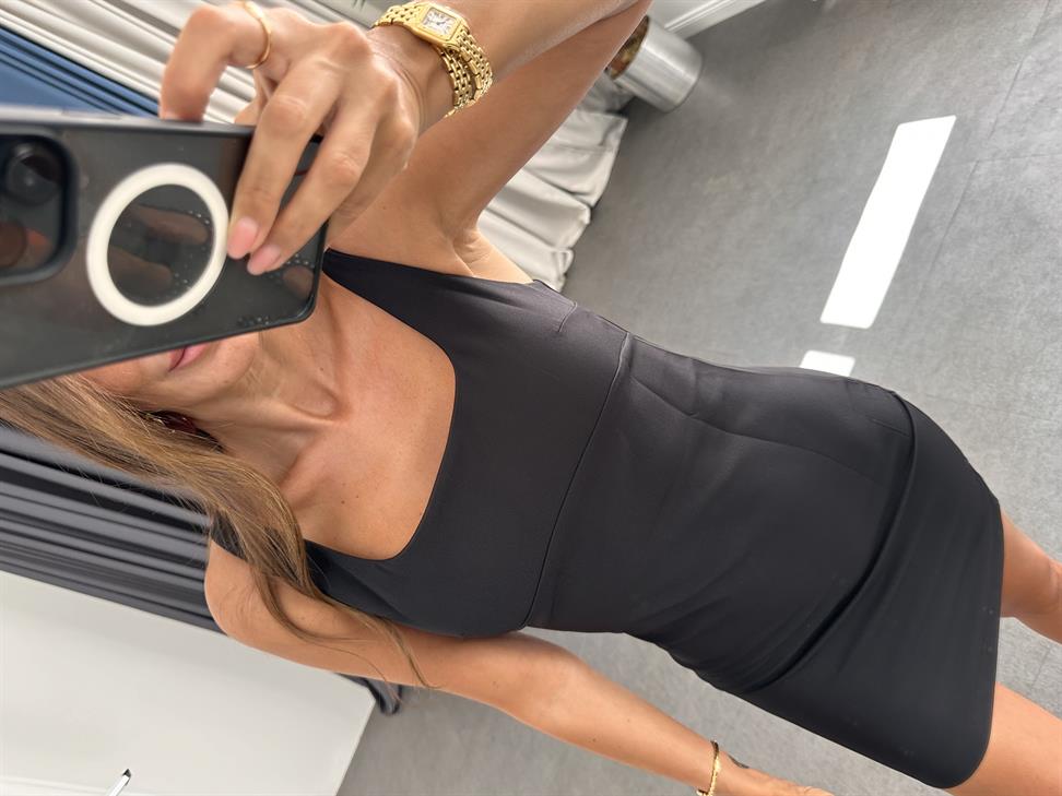 Siyah Kare Yaka Mini Elbise