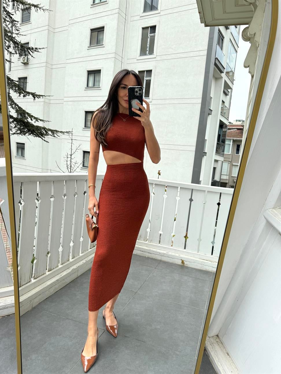 Kiremit Bel Dekolte Detaylı Gofre Elbise