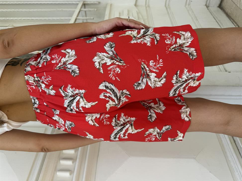Kırmızı Beli Lastikli Bermuda Şort