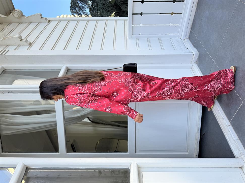 Kırmızı Chester Pantolonlu Takım