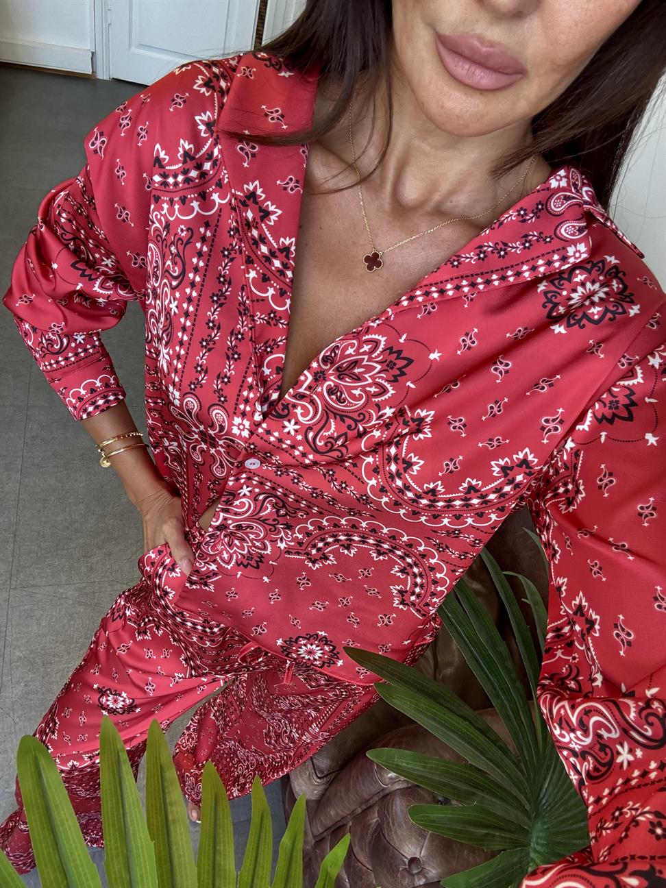 Kırmızı Chester Pantolonlu Takım