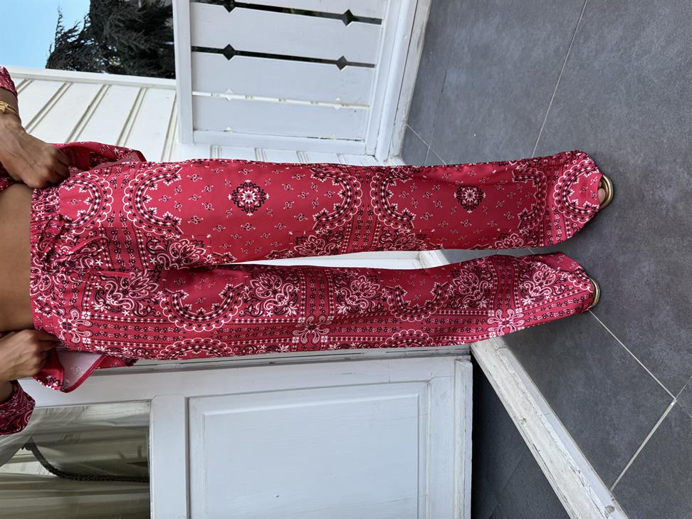 Kırmızı Chester Pantolonlu Takım