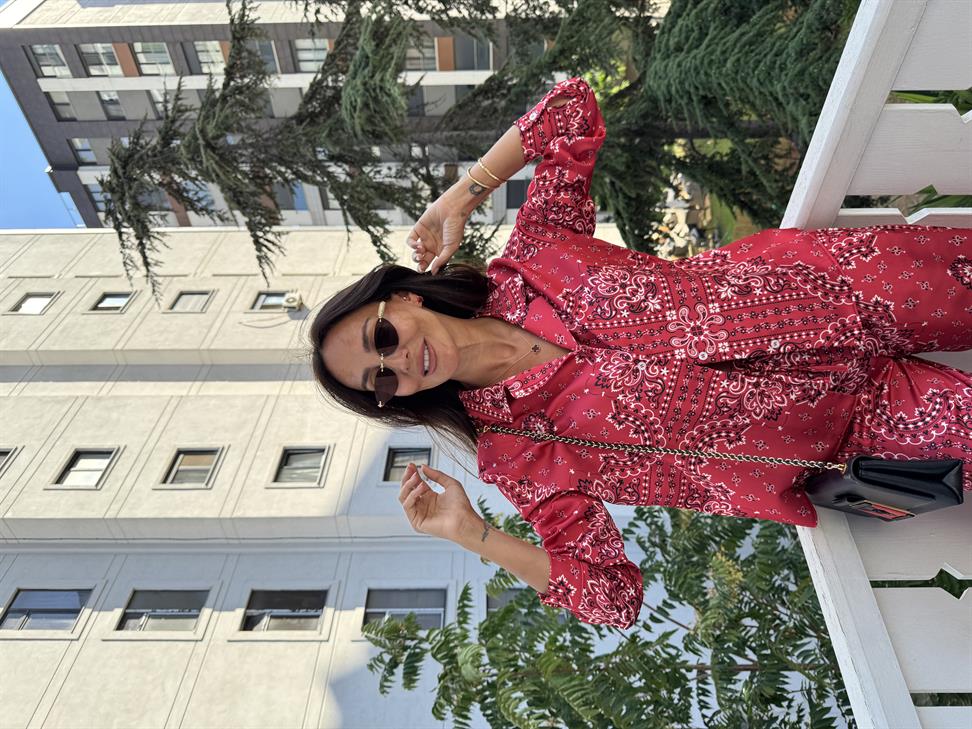 Kırmızı Chester Pantolonlu Takım