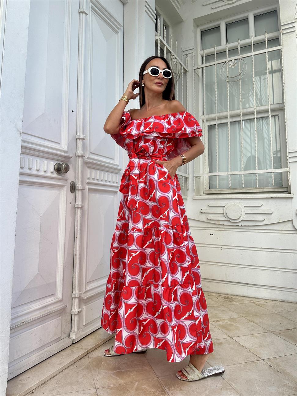 Kırmızı Madonna Yaka Desenli Elbise
