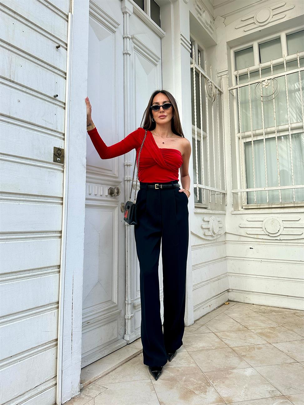 Kırmızı Tek Kol Drapeli Bluz