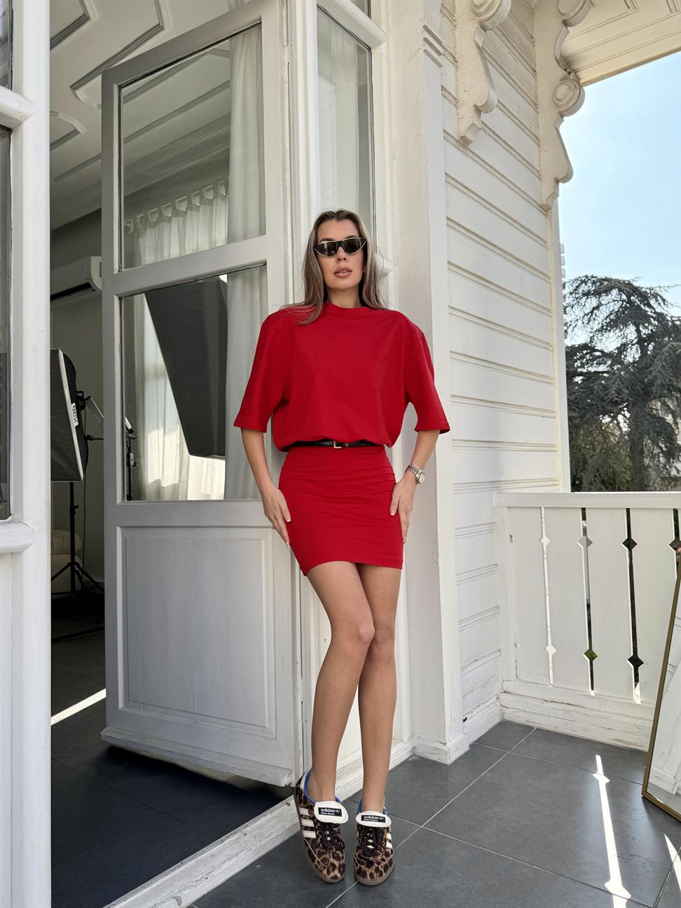 Kırmızı Vatkalı Elbise