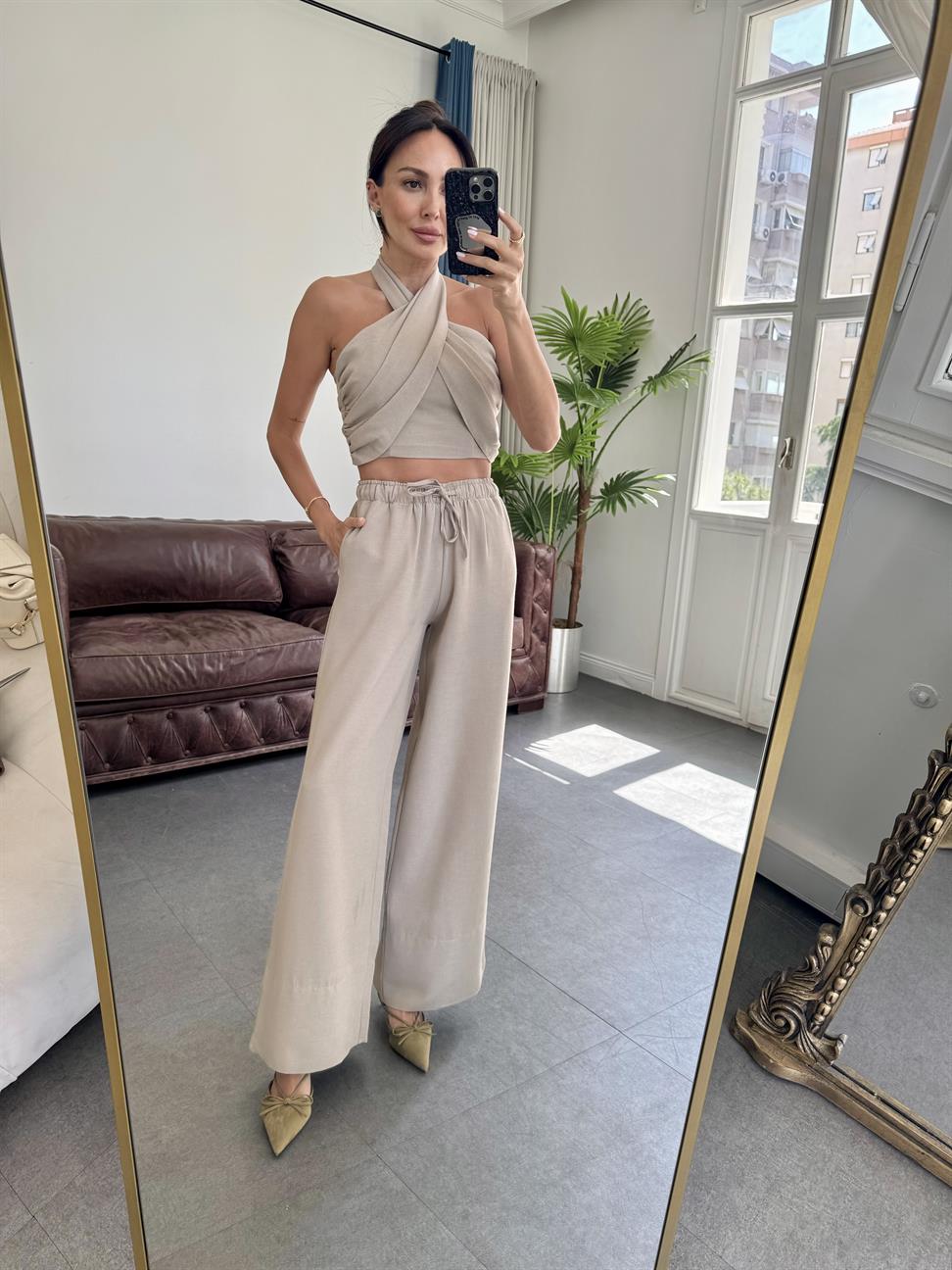 Koyu Bej Halter Yaka Bluz Takım