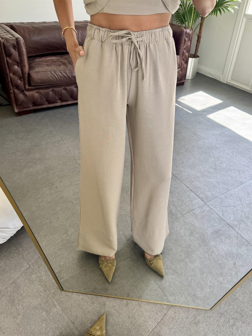 Koyu Bej Halter Yaka Bluz Takım