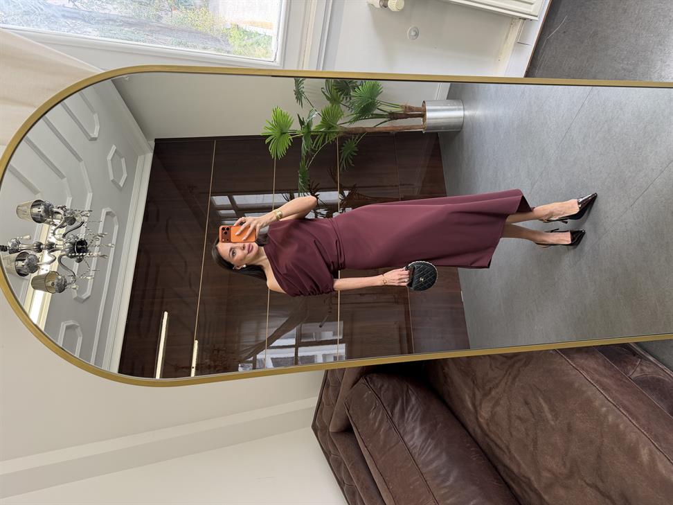 Koyu Bordo Omzu Dökümlü Elbise