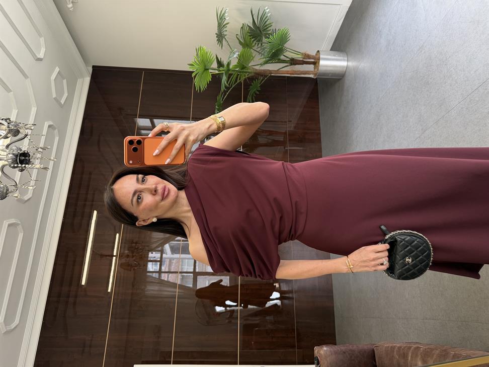 Koyu Bordo Omzu Dökümlü Elbise