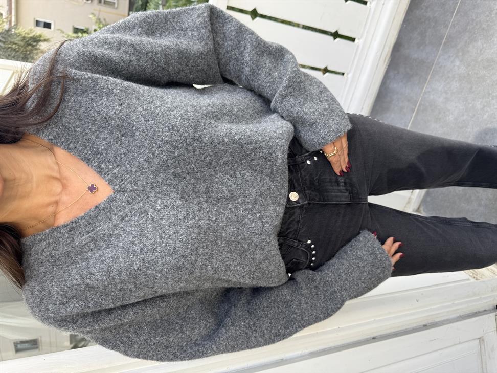 Koyu Füme Melanj V Yaka Yumuşak Dokulu Triko Kazak