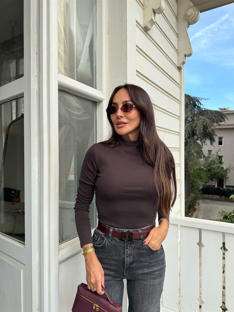 Koyu Kahve Yarım Balıkçı Yaka Top