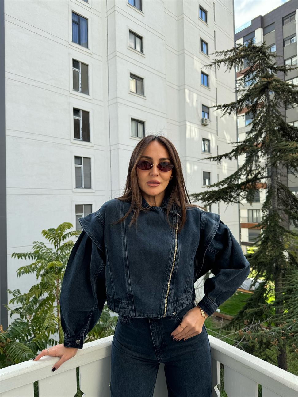 Koyu Mavi Kısa Denim Ceket