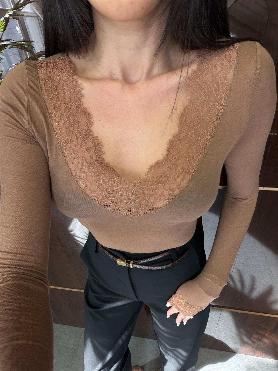 Koyu Vizon Dantelli Kaşmir Bluz