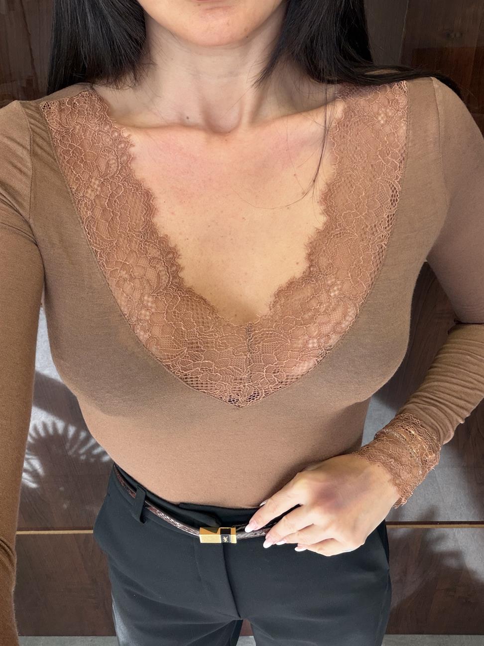 Koyu Vizon Dantelli Kaşmir Bluz