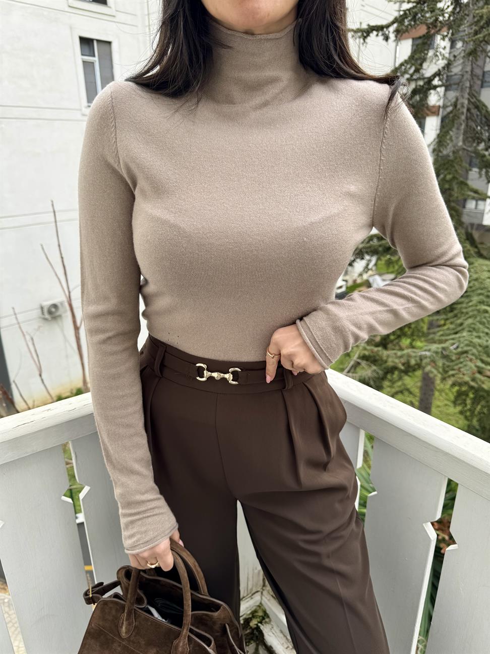 Koyu Vizon Dik Yaka Yumuşak Merserize Triko