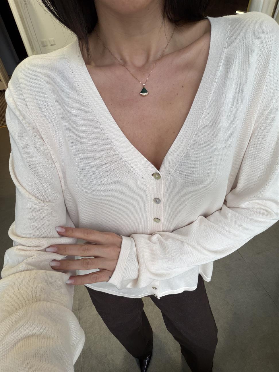 Krem 9 Düğmeli Hırka