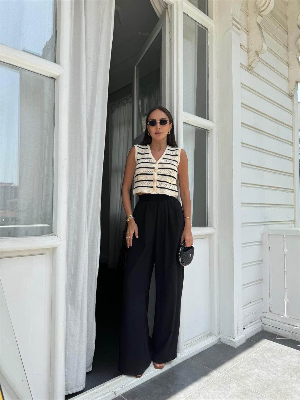 Krem Çizgili Ajurlu Yelek