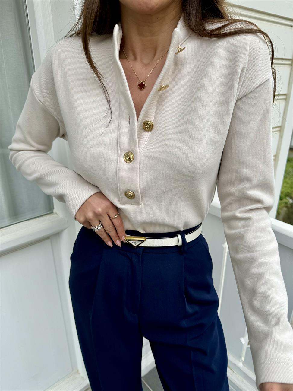 Krem Gold Düğmeli Bisiklet Yaka Kazak