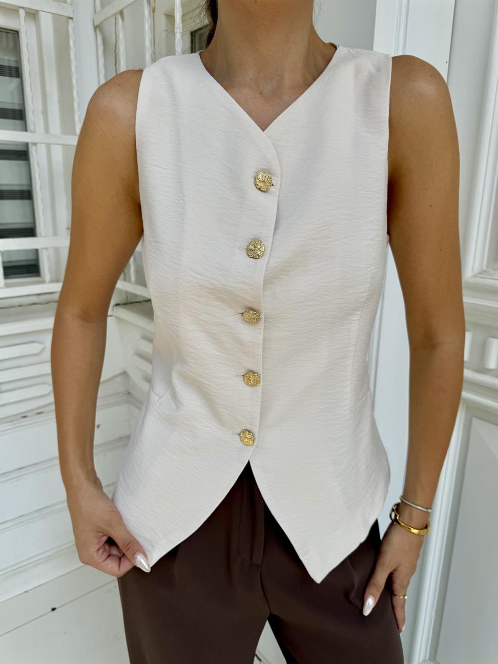 Krem Gold Düğmeli Yelek