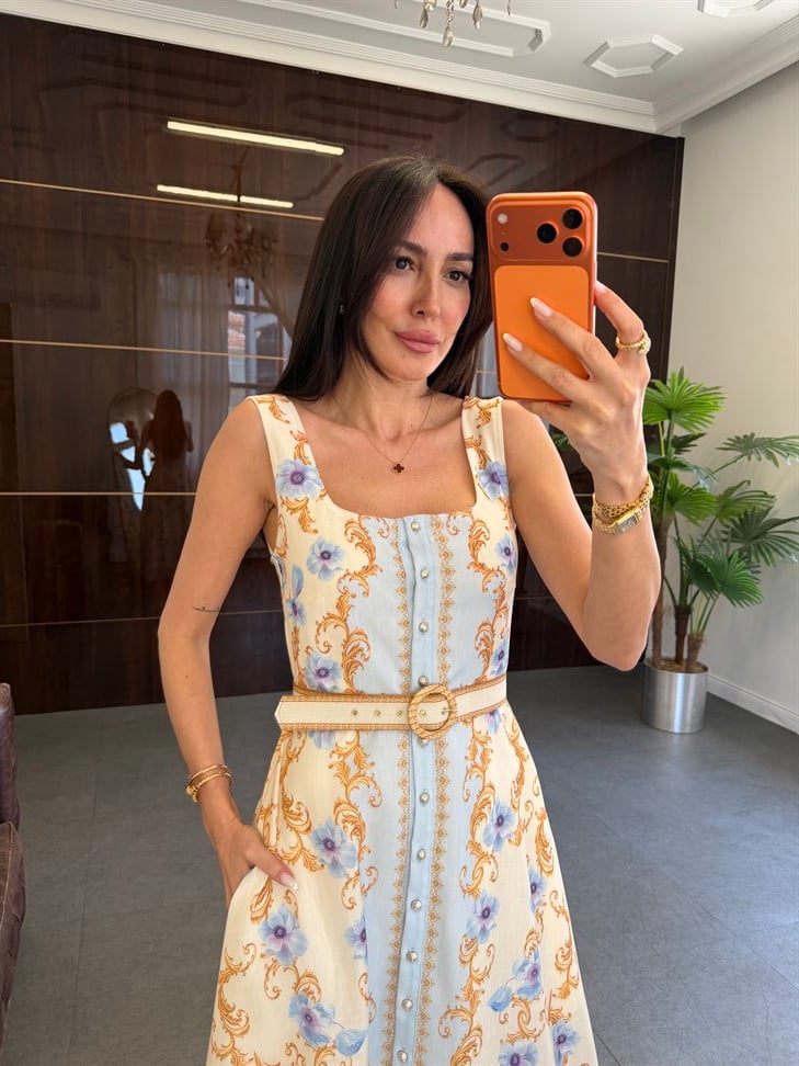 Krem Kare Yaka Kolsuz Düğmeli Elbise