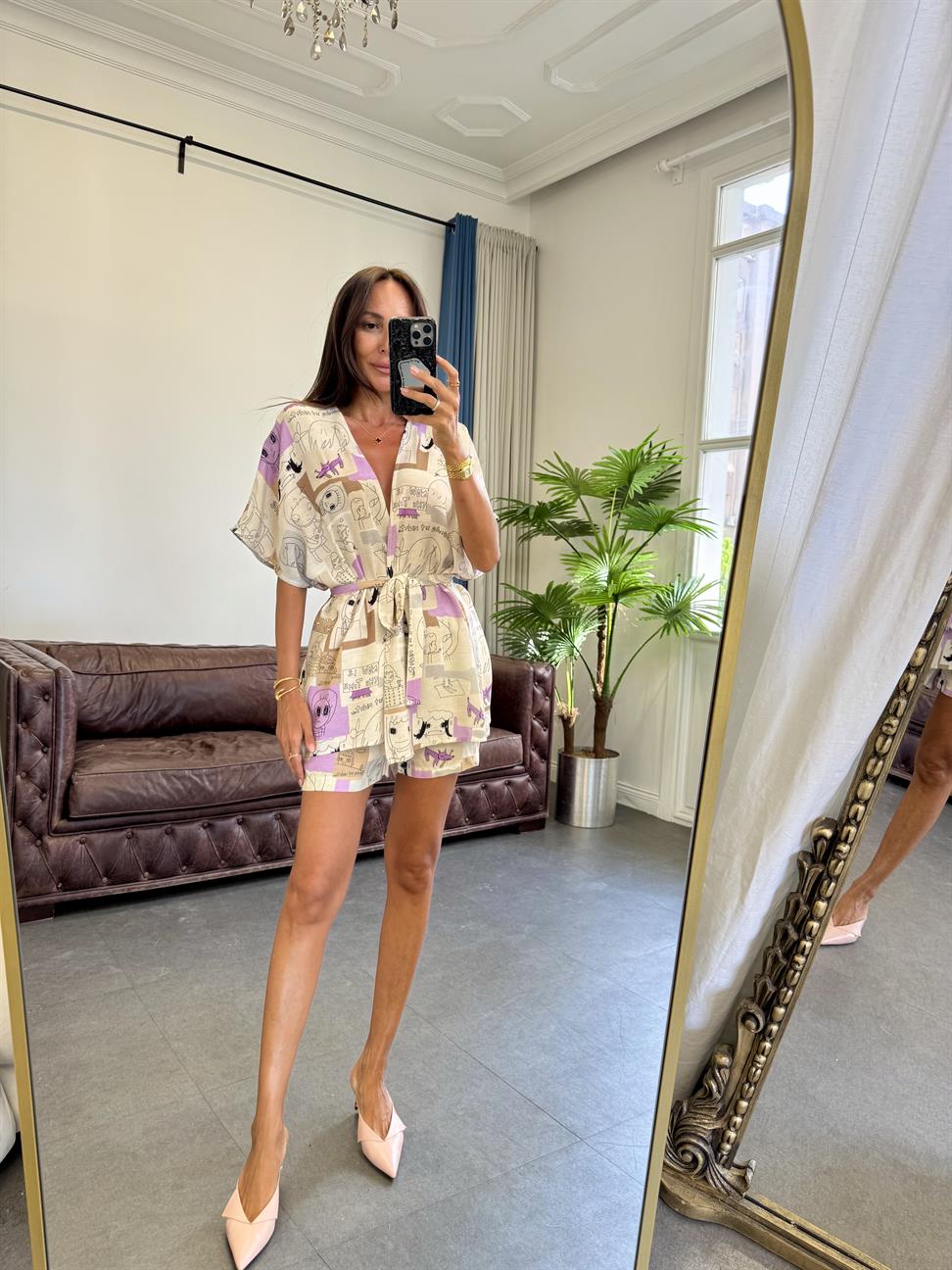 Krem Karikatür Desen Kuşaklı Takm