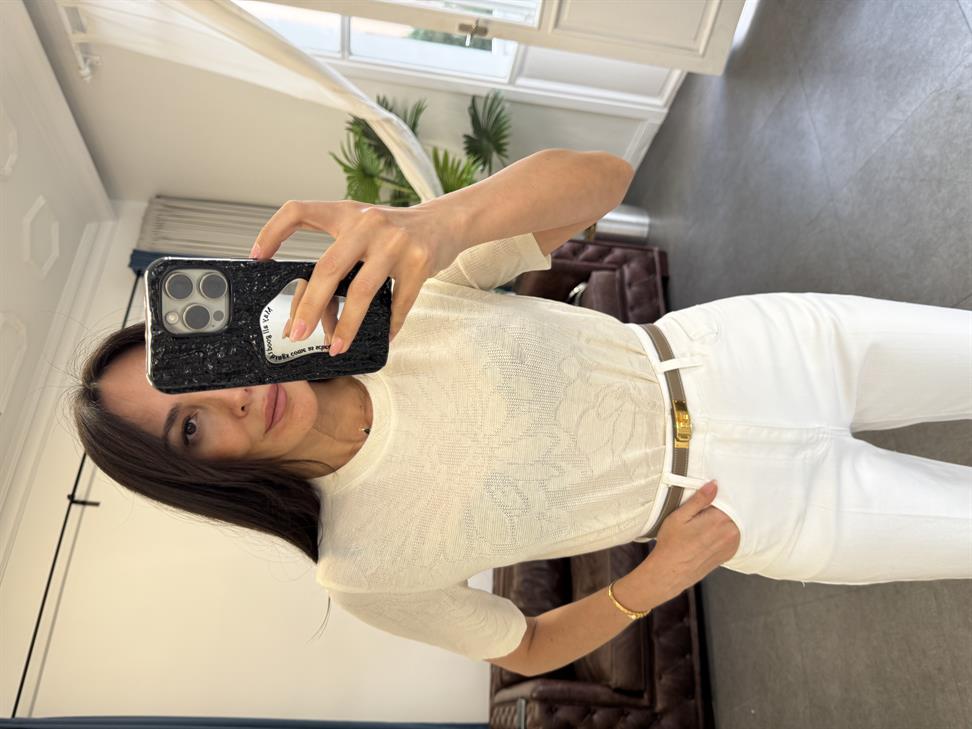 Krem Kendinden Desenli Kısa Kollu Tişört