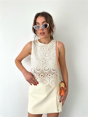 Krem Kolsuz Dantel Tasarımlı Bluz