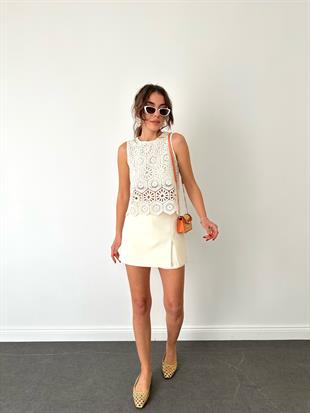 Krem Kolsuz Dantel Tasarımlı Bluz