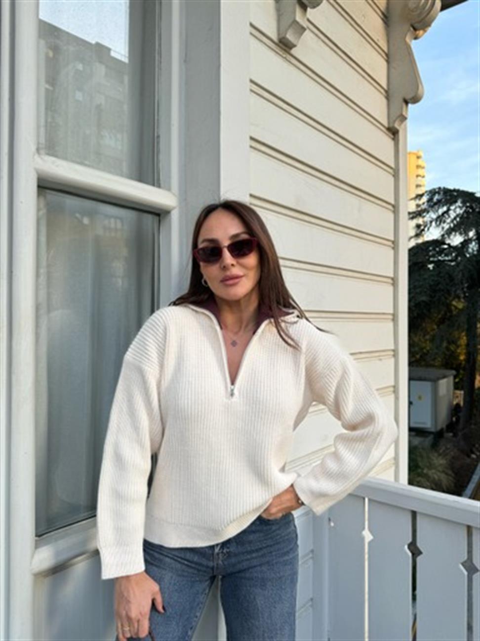 Krem Polo Yaka Fermuarlı Kazak