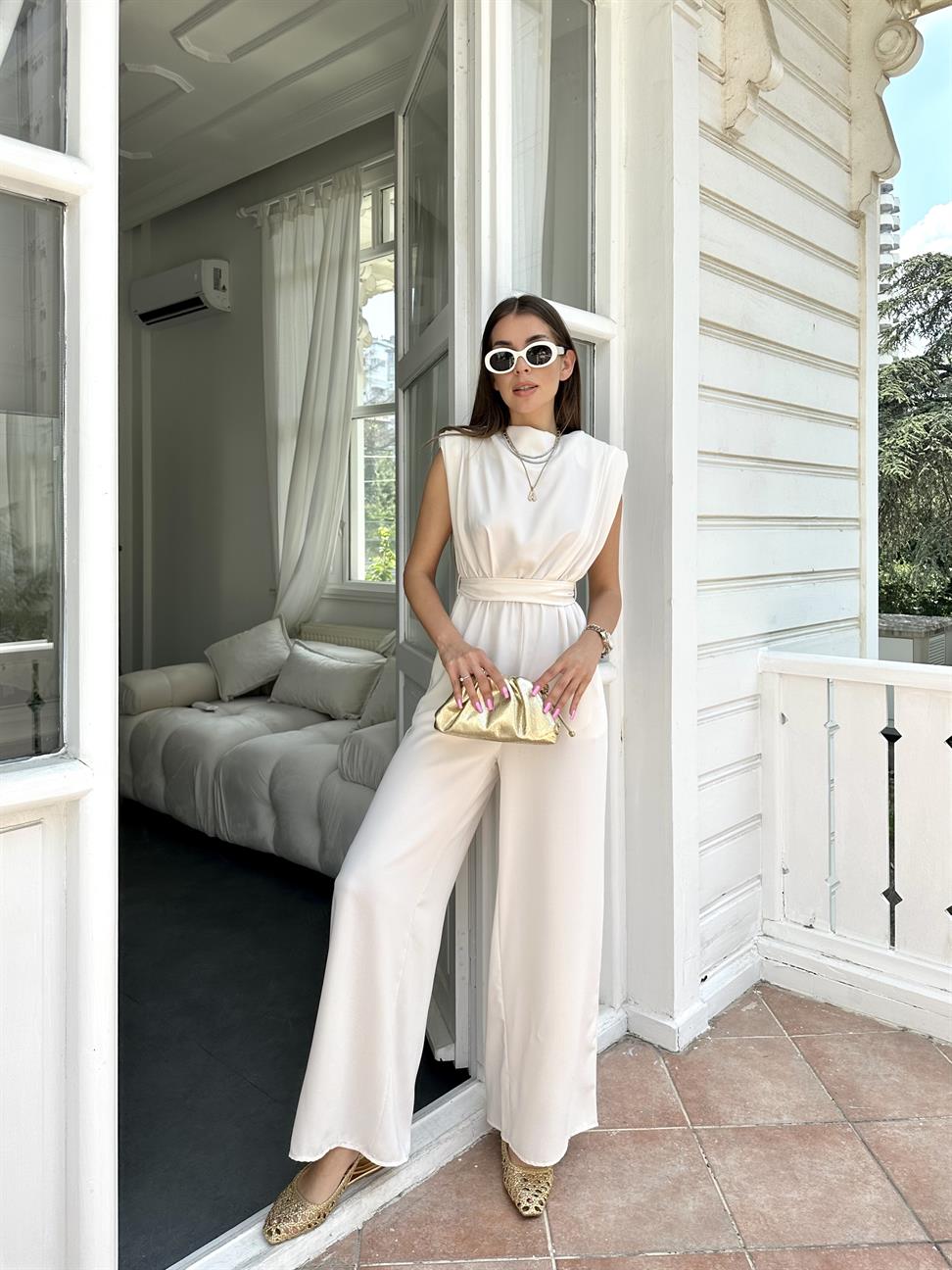 Krem Vatkalı Degaje Yaka Tulum