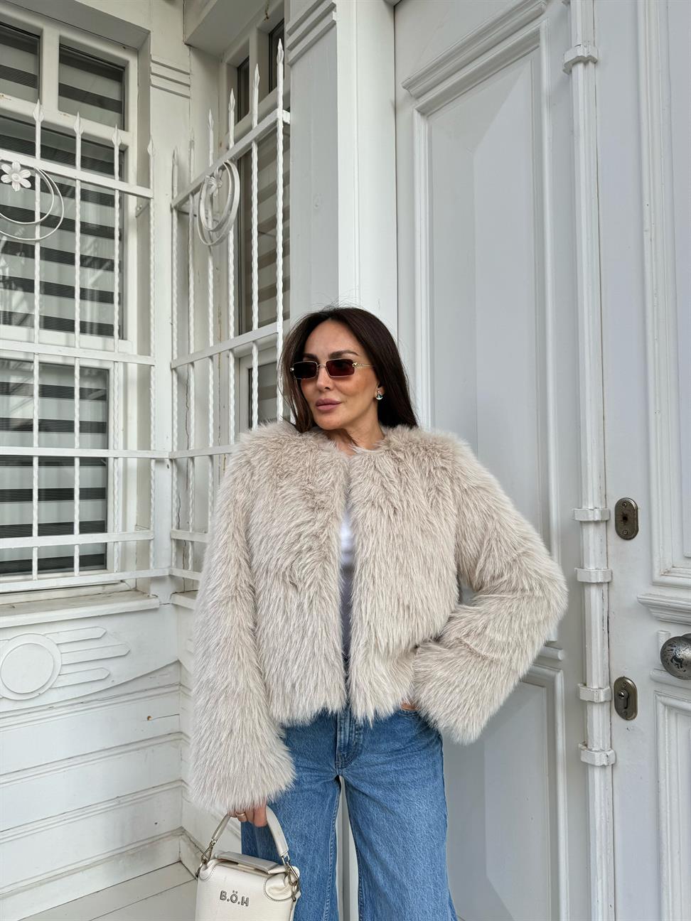 Krem Yakasız Kürk Ceket