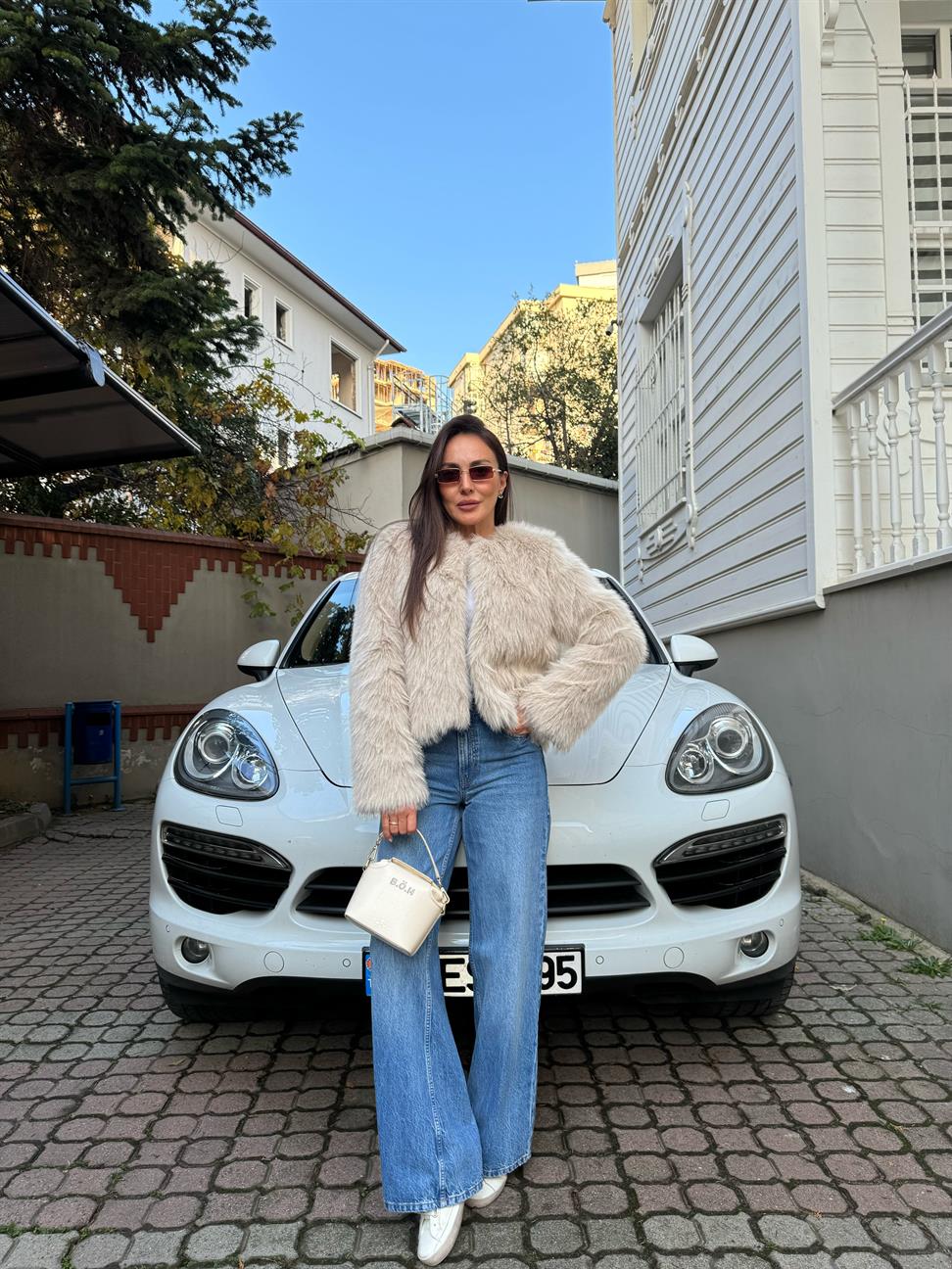 Krem Yakasız Kürk Ceket