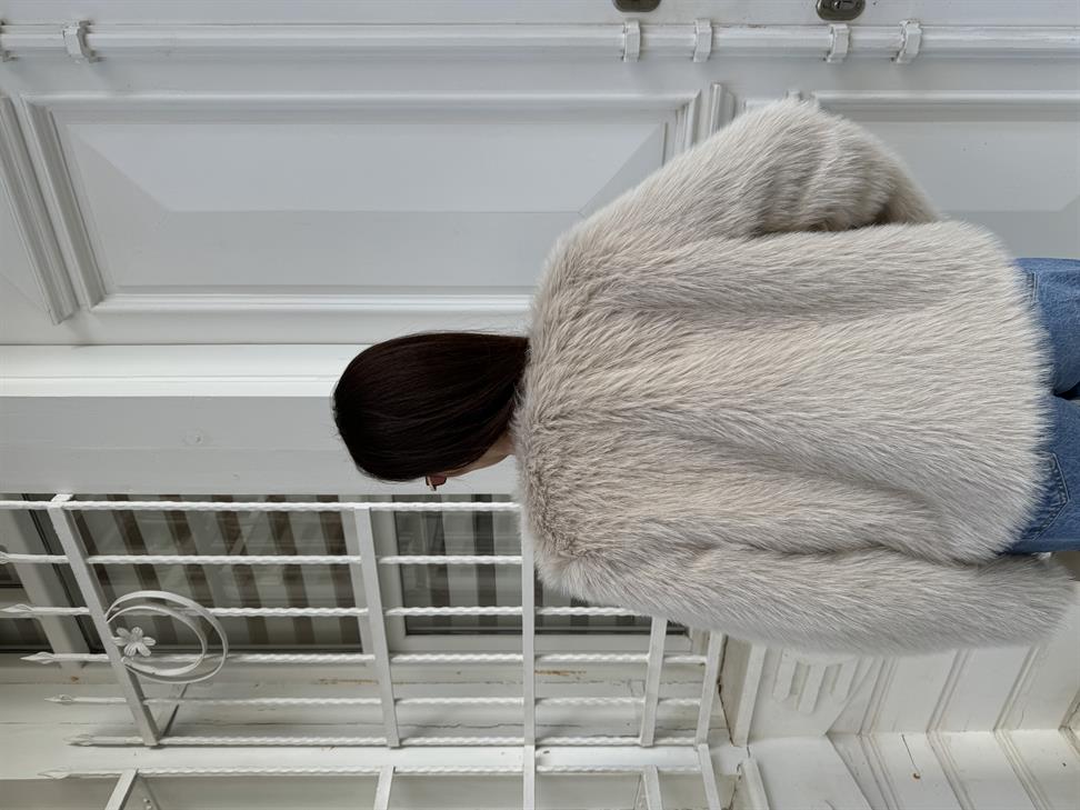 Krem Yakasız Kürk Ceket