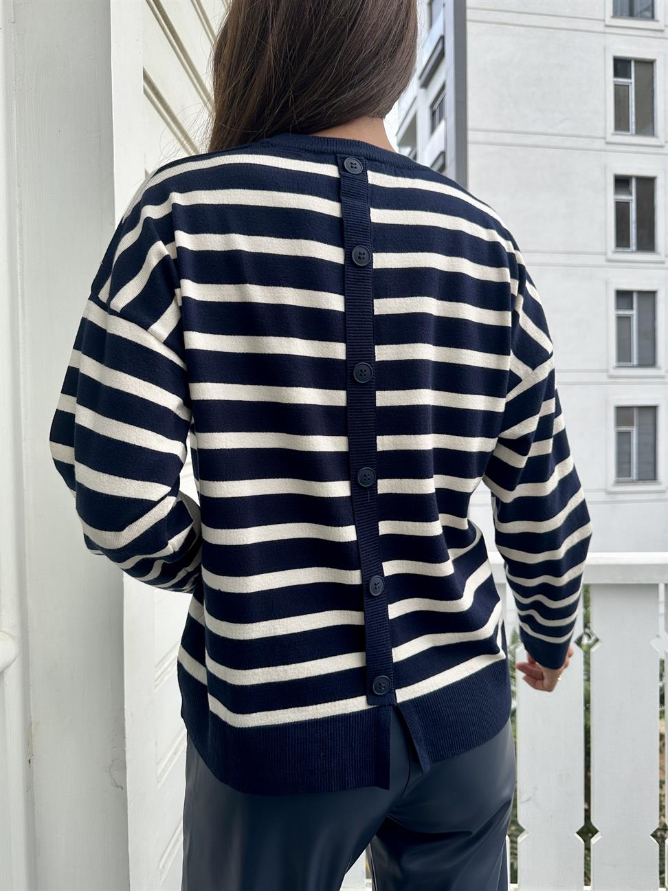 Lacivert Arkası Düğmeli Çizgili Kazak