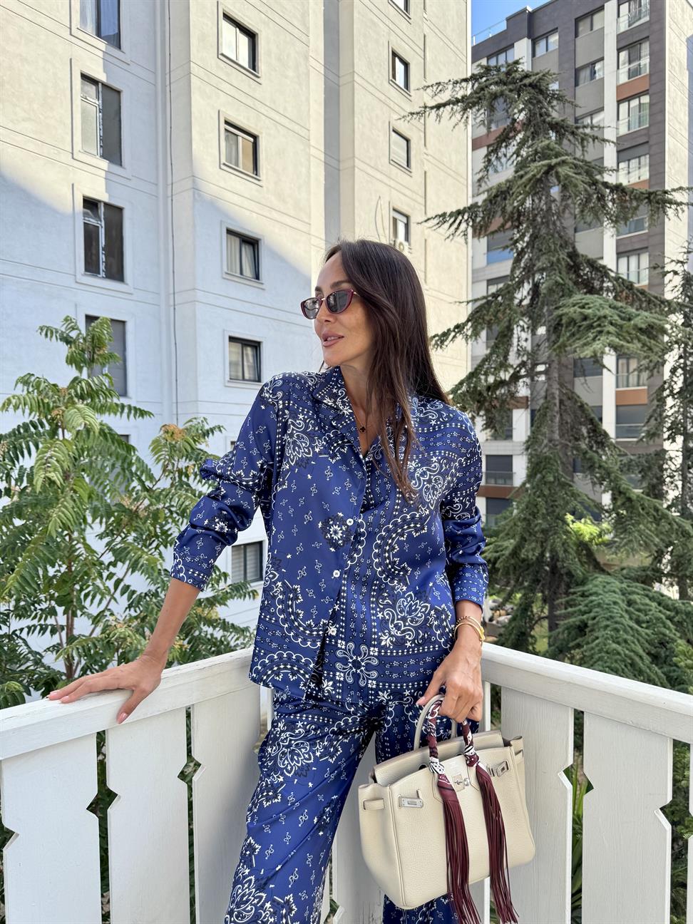 Lacivert Chester Pantolonlu Takım