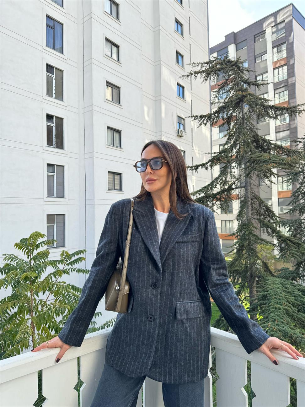 Lacivert Çizgili Kaşe Ceket