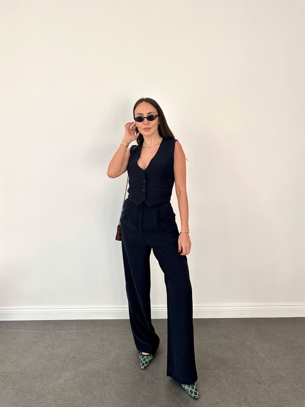 Lacivert Çizgili Palazzo Kadın Kumaş Pantolon