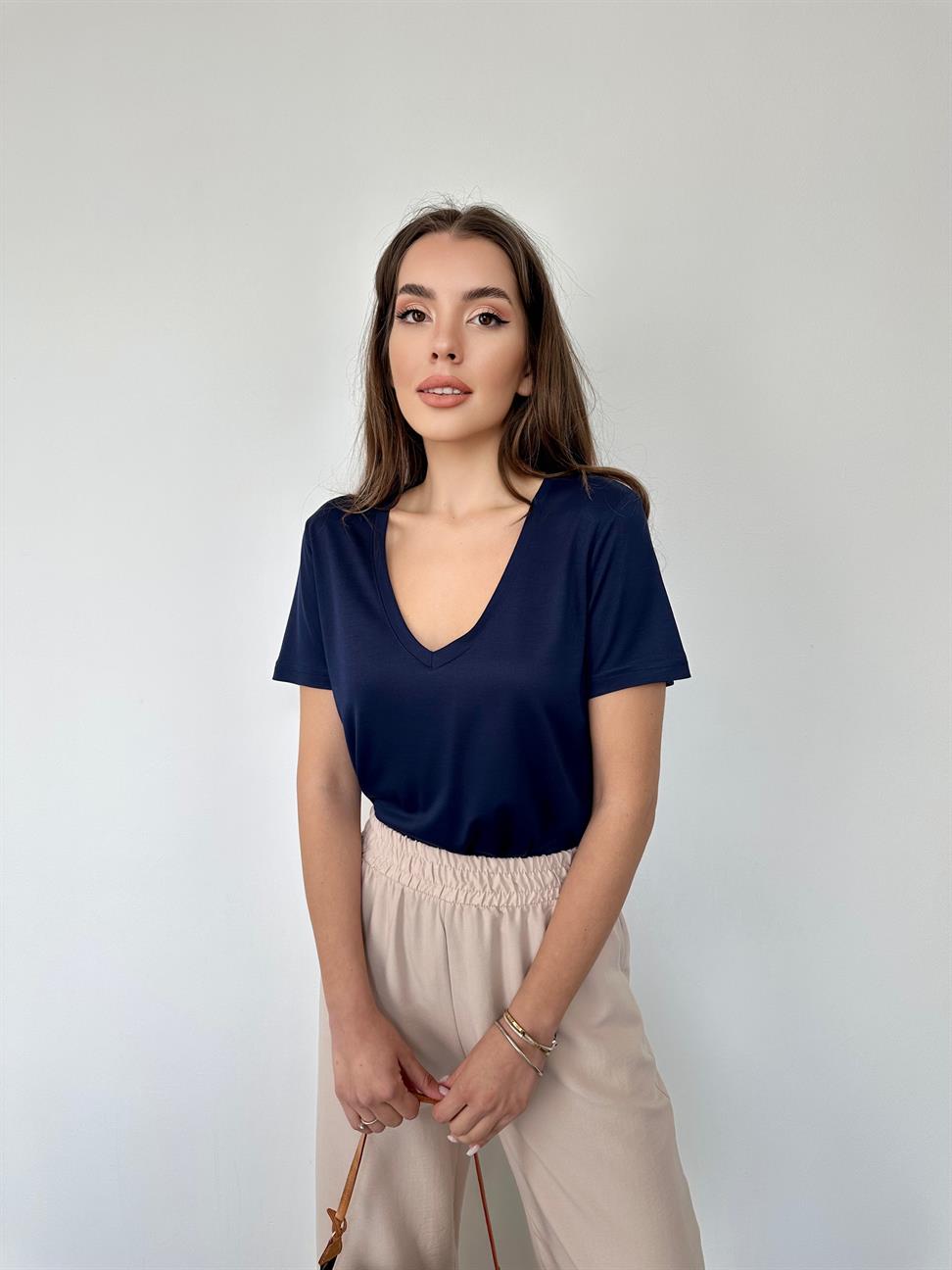 Lacivert Derin V Yaka Tişört