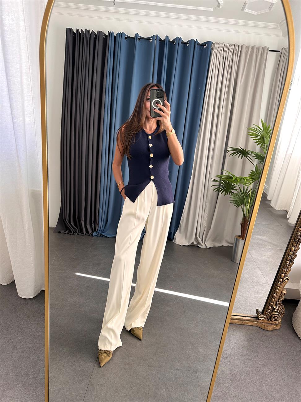 Lacivert Düğmeli Triko Yelek