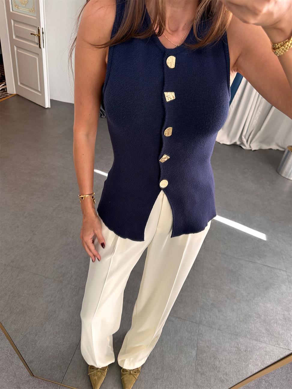 Lacivert Düğmeli Triko Yelek