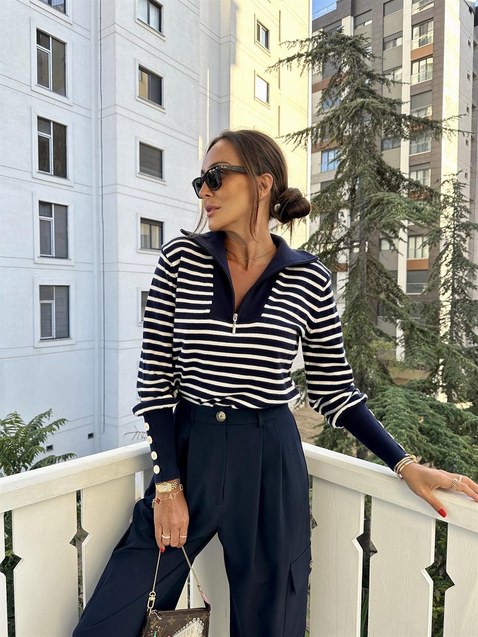 Lacivert Fermuarlı Takma Yaka Çizgili Kazak