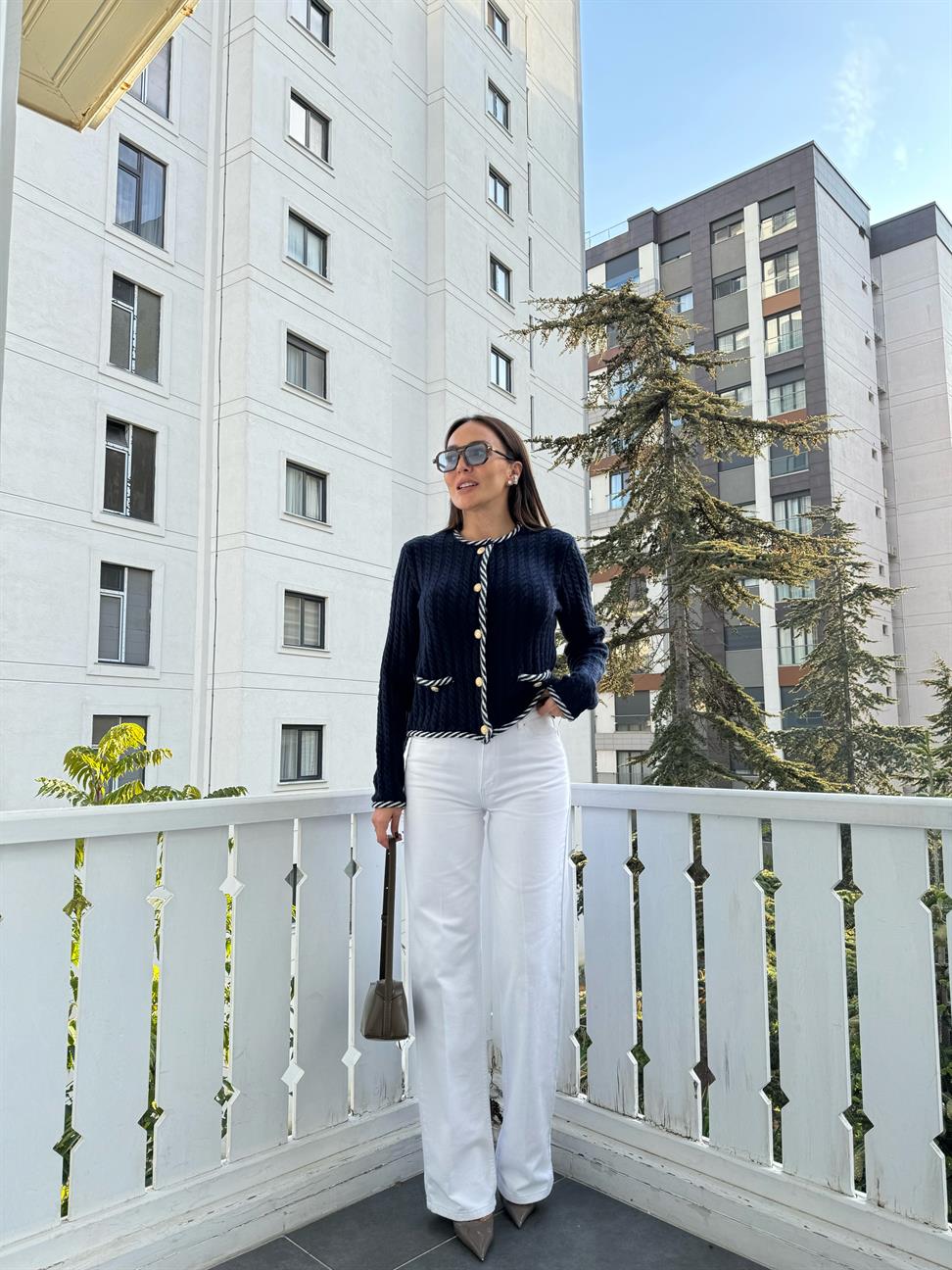 Lacivert-Kemik Saç Örgülü Cepli Hırka