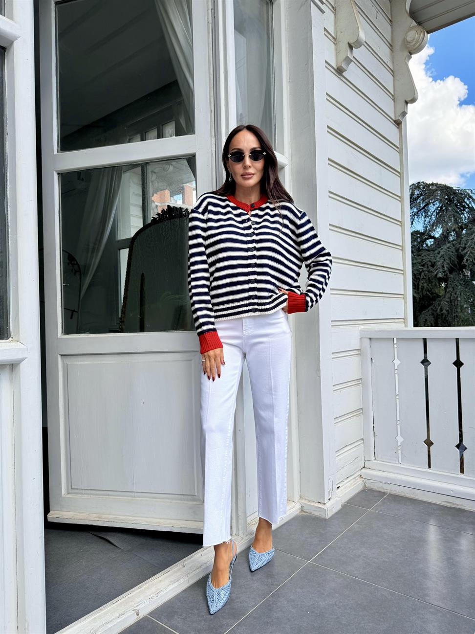 Lacivert-Kırmızı Çizgili Renkli Hırka