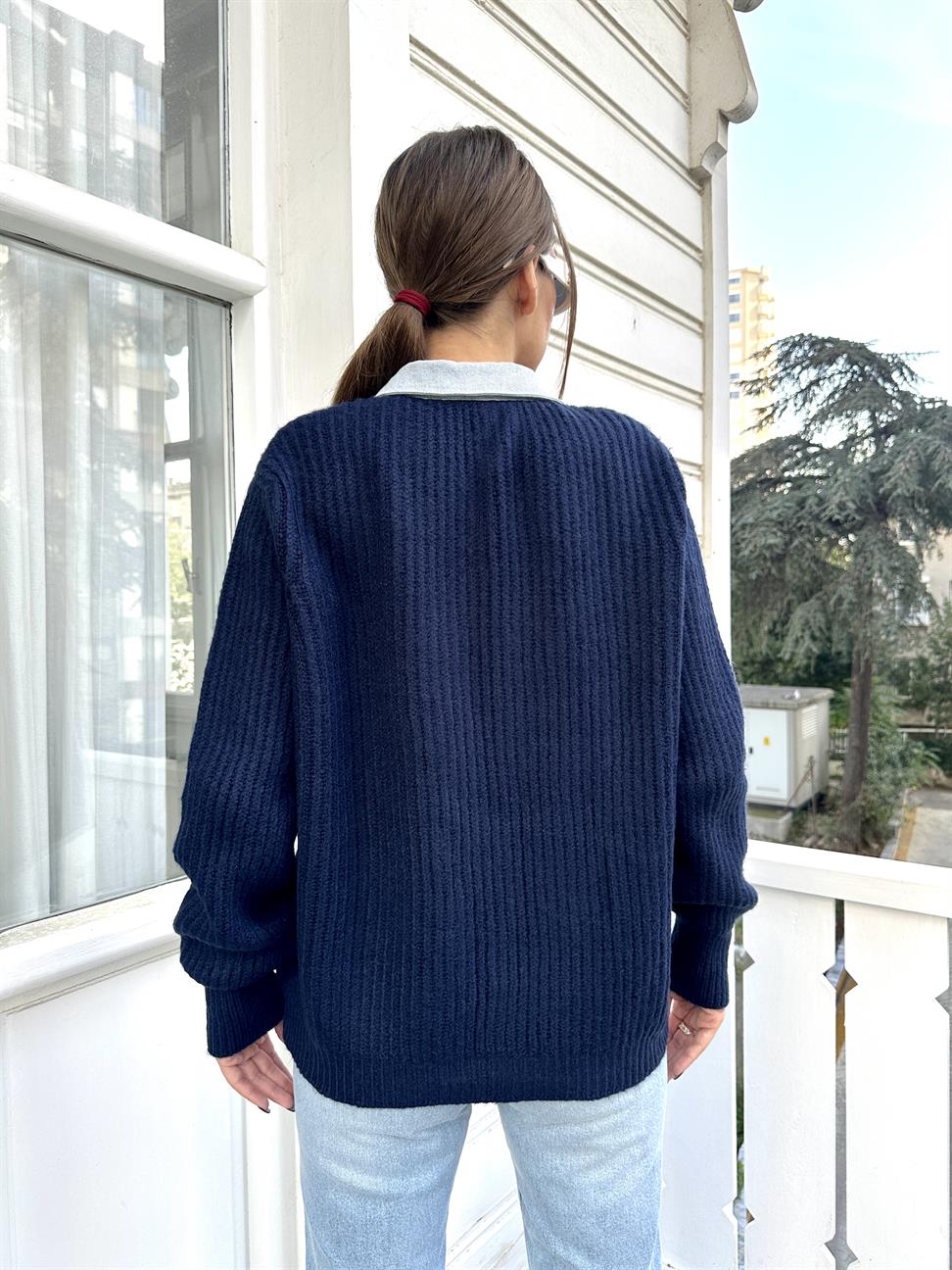 Lacivert Kotlu Çıtçıtlı Hırka