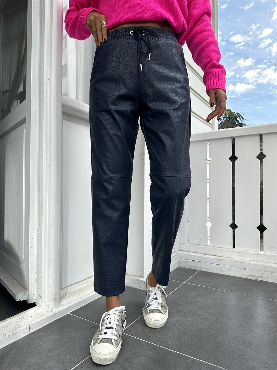 Lacivert Krokodil Çimalı Deri Pantolon