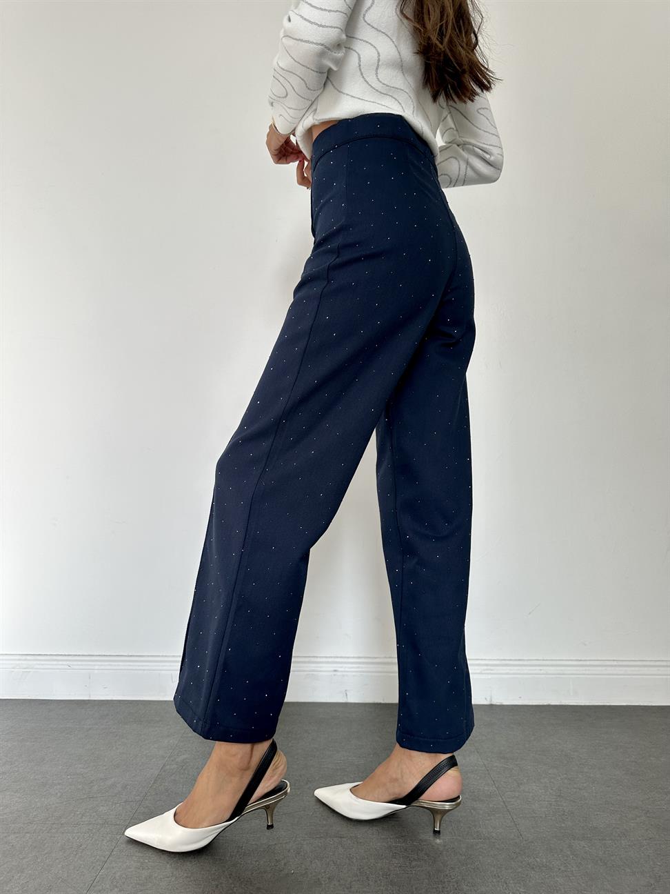 Lacivert Minik Taş İşlemeli Jean Pantolon